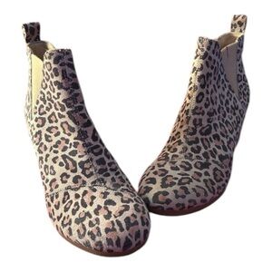 TOMS Kelsey Leopard Print Wedge Ankle Booties - Size 8.5 - Chic & Comfortable